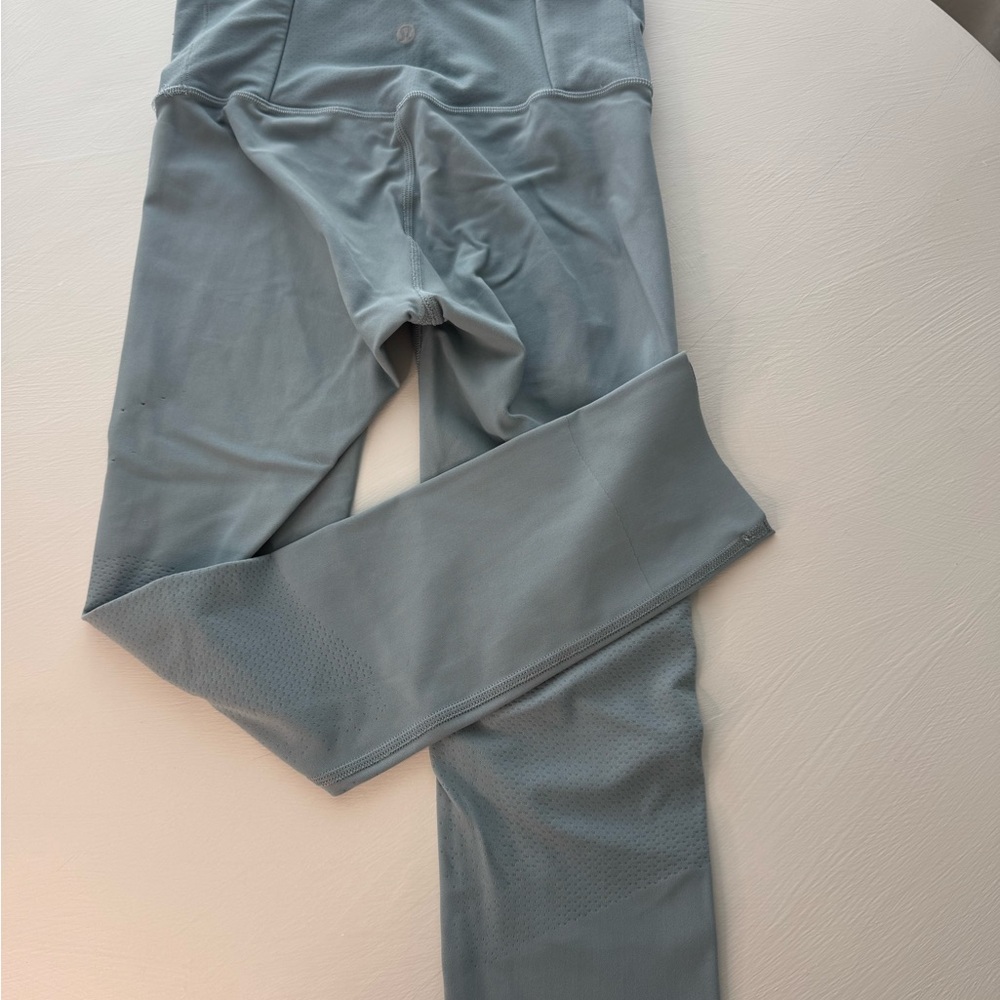 Lululemon Athletica Sky Blue Leggings - Picture 10 of 10